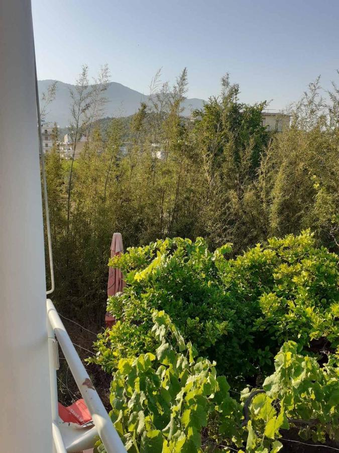 Gezos Apartment Himare Buitenkant foto