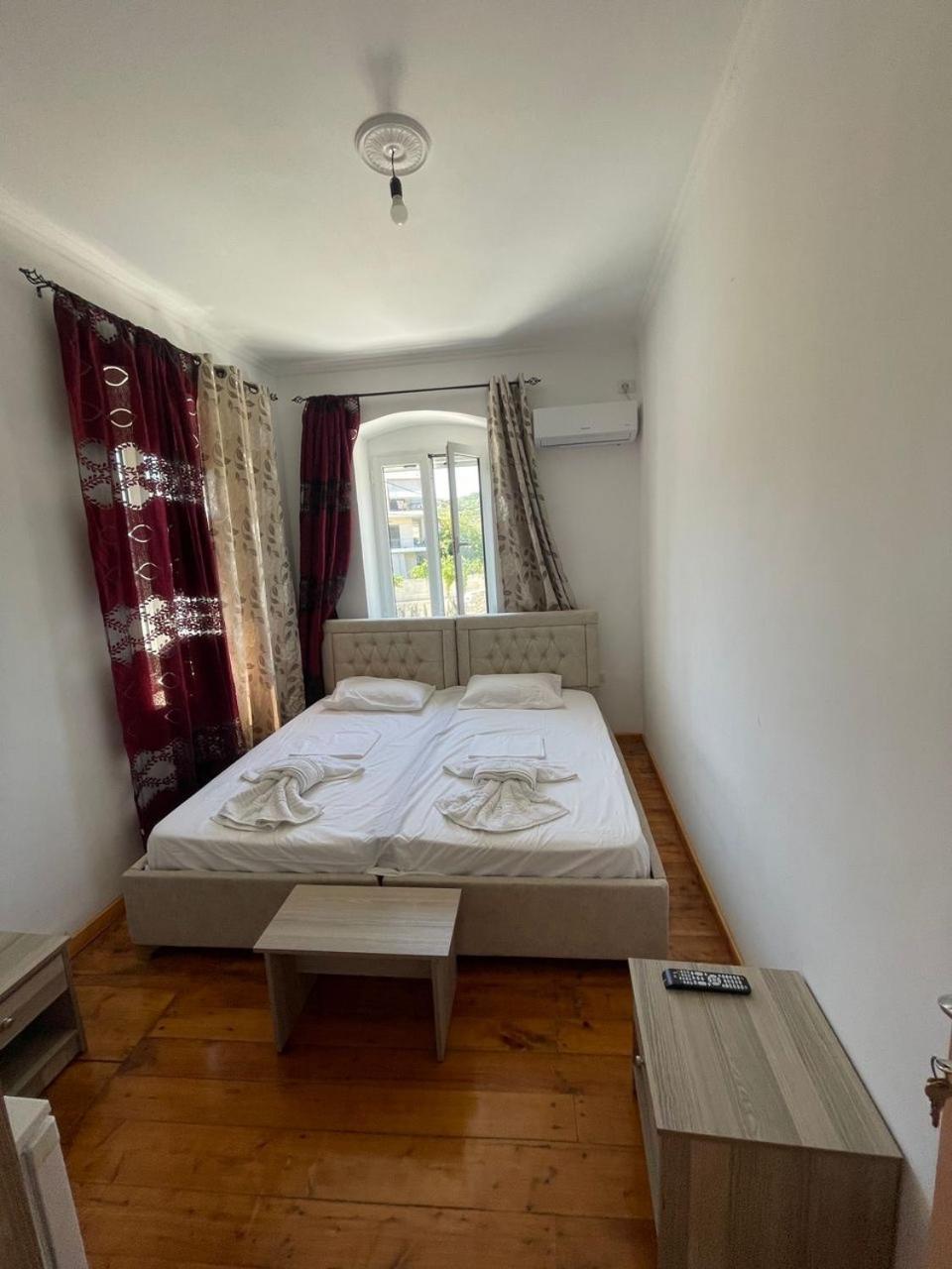 Gezos Apartment Himare Buitenkant foto