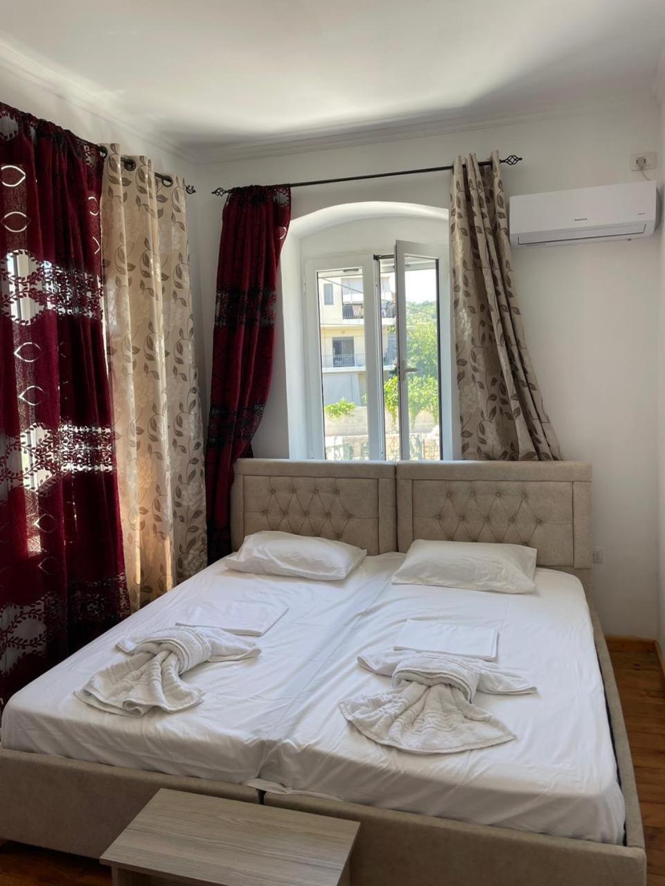 Gezos Apartment Himare Buitenkant foto